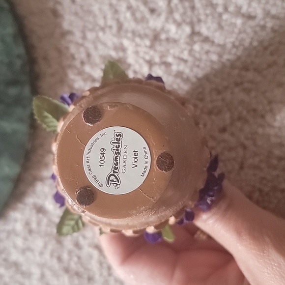 Dreamsicles Cast Art Collectible Pink "poppy" and Purple "violet" flower pot - Picture 5 of 5